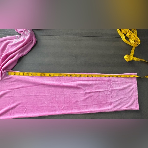 NWT- Juicy Couture woman’s 2 piece velvet lounge/sleep set, size medium - Picture 11 of 11